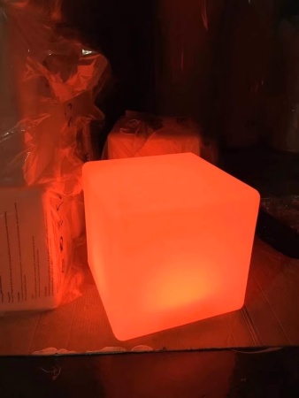 Светильник Куб 35 с питанием от АКБ, RGB Светильник Куб 35 с питанием от АКБ, RGB